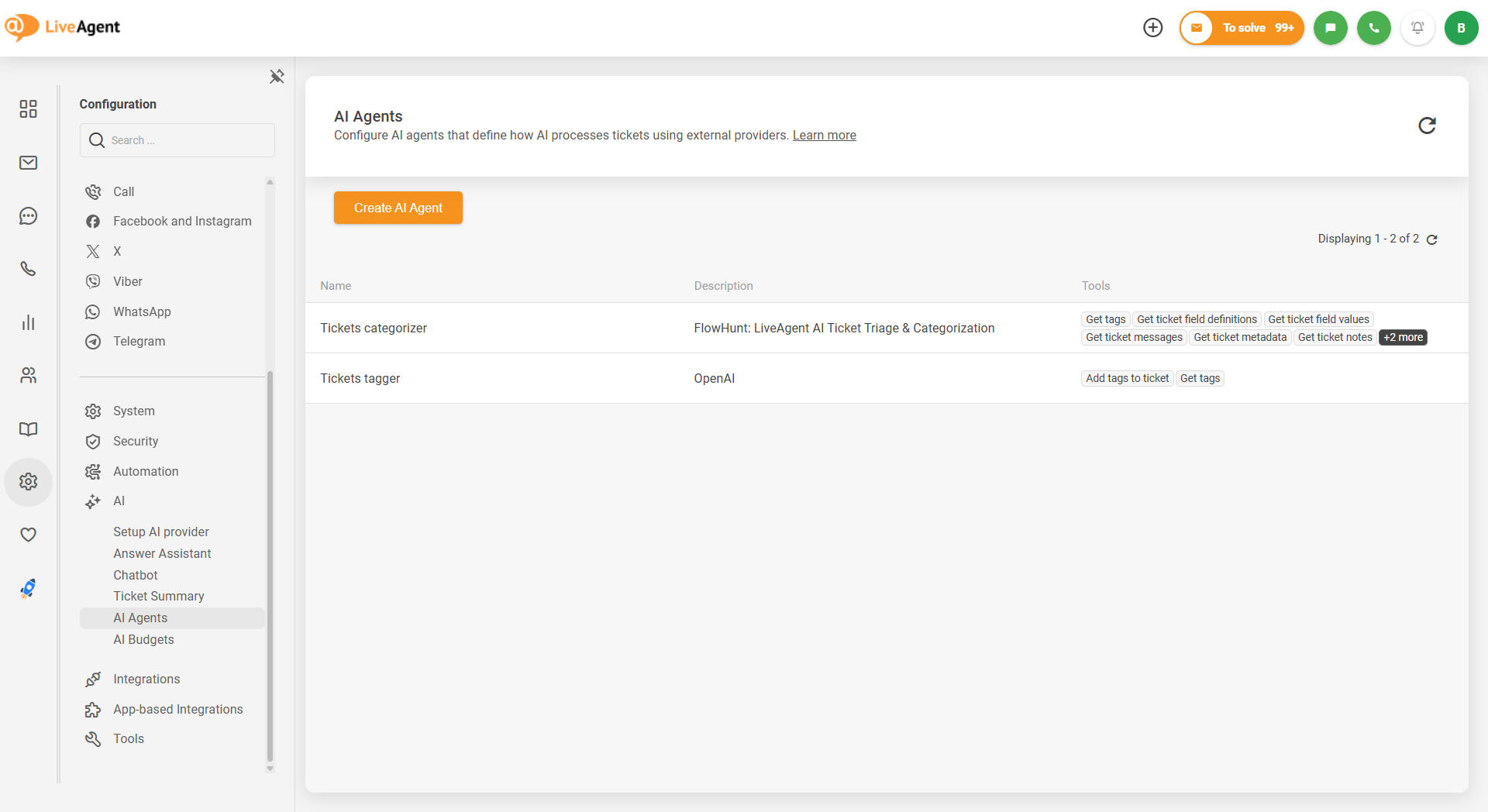 LiveAgent AI aģentu konfigurācijas ekrāns, kurā uzskaitīti biļešu kategorizētājs un biļešu marķētājs