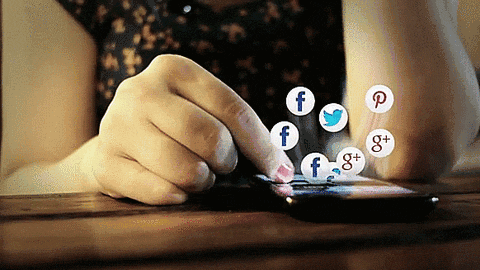 ritināšana caur sociālajiem medijiem - gif