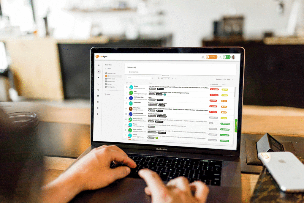 LiveAgent universālā iesūtne datorekrānā