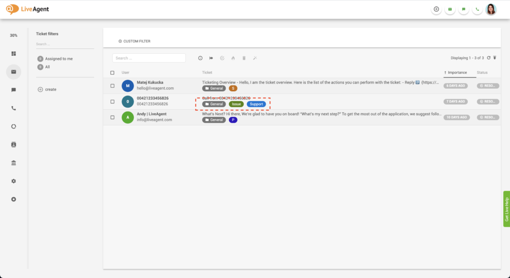 Attēls parāda dažādas birkas, kas saistītas ar klientu biļeti universālajā iesūtņu